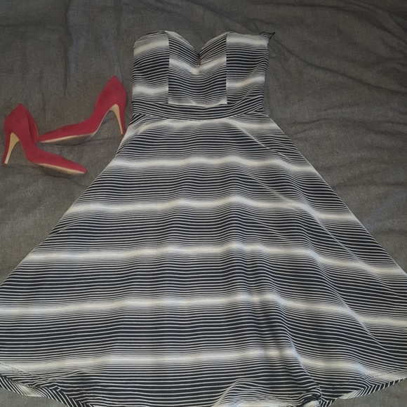 NWT striped sweetheart neck strapless midi dress - Picture 2 of 8